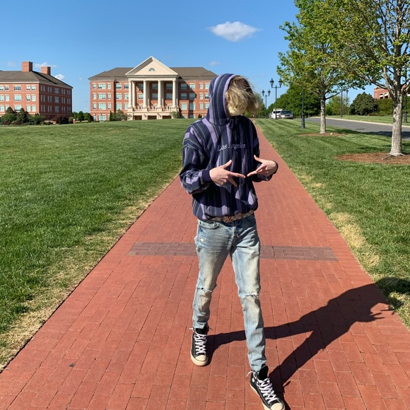 Meet your Posher, Brandon - Picture 1 of 1